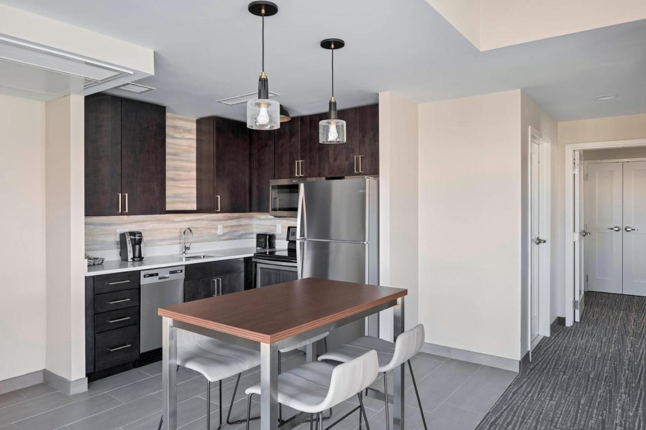 Residence Inn By Marriott Greenville Downtown Bagian luar foto