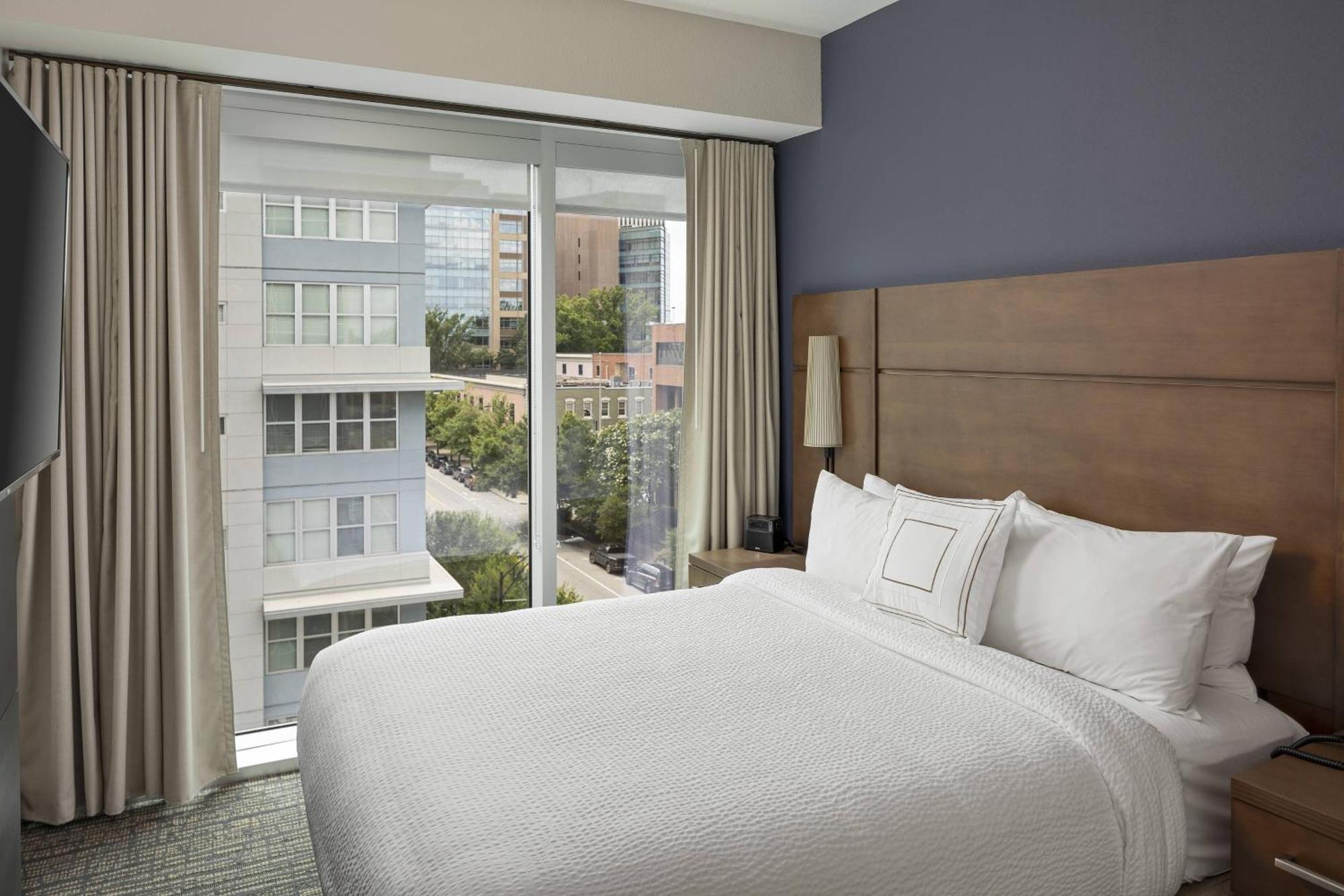 Residence Inn By Marriott Greenville Downtown Bagian luar foto