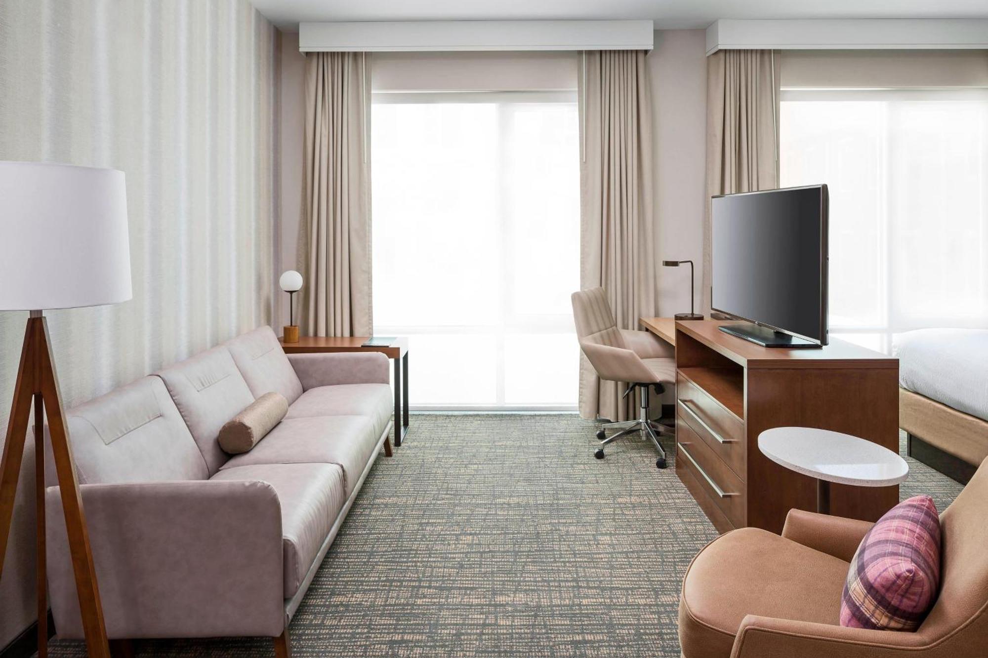 Residence Inn By Marriott Greenville Downtown Bagian luar foto